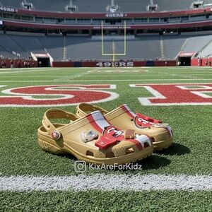 NFL San Francisco 49ers Crocs - M7/W9